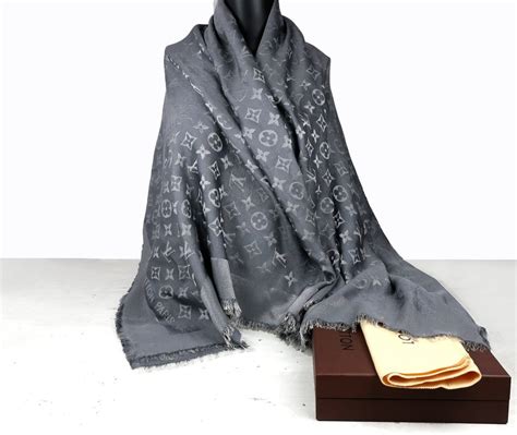 lv sjaal prijs|Monogram Blanket Shawl .